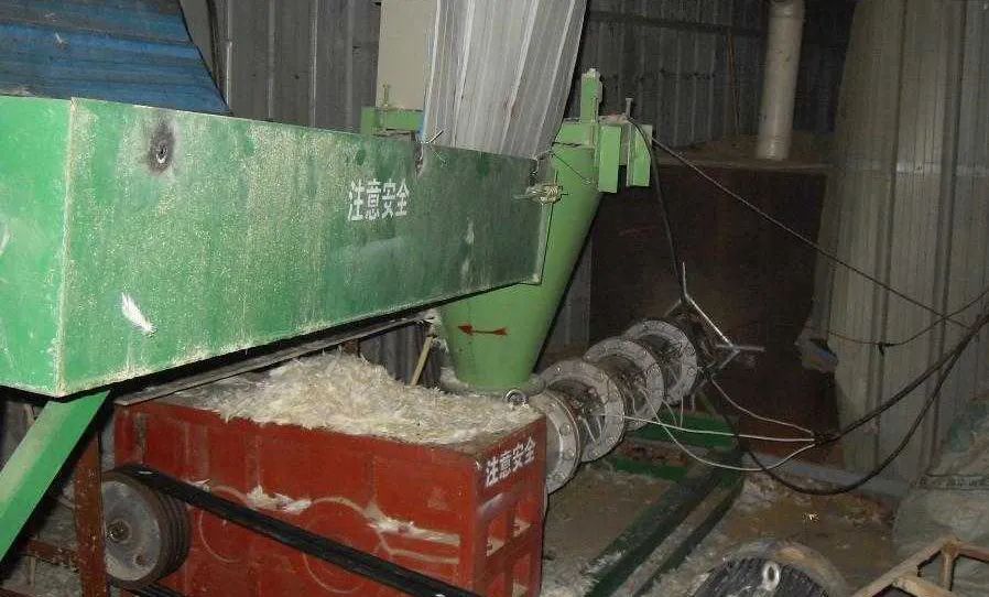 羽毛粉加工腥味、苦味、惡臭味混雜，看工業除臭劑如何快速除臭！
