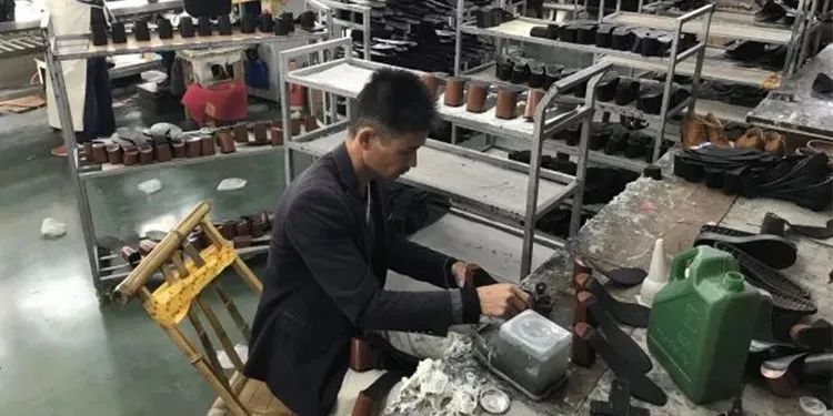 Dejing的凈??制鞋廠除臭劑，治理揮發性有機化合物(VOC)廢氣.jpg